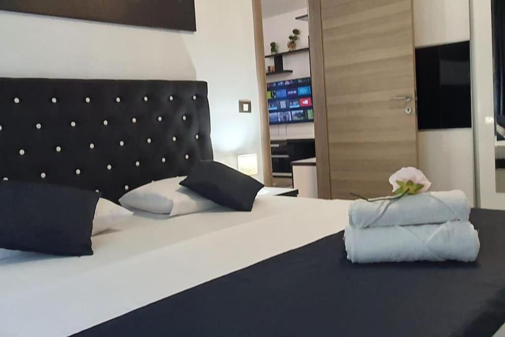 Alezzy Reasort Luxury Apartment 81 Prima Linie La Mare Năvodari Εξωτερικό φωτογραφία